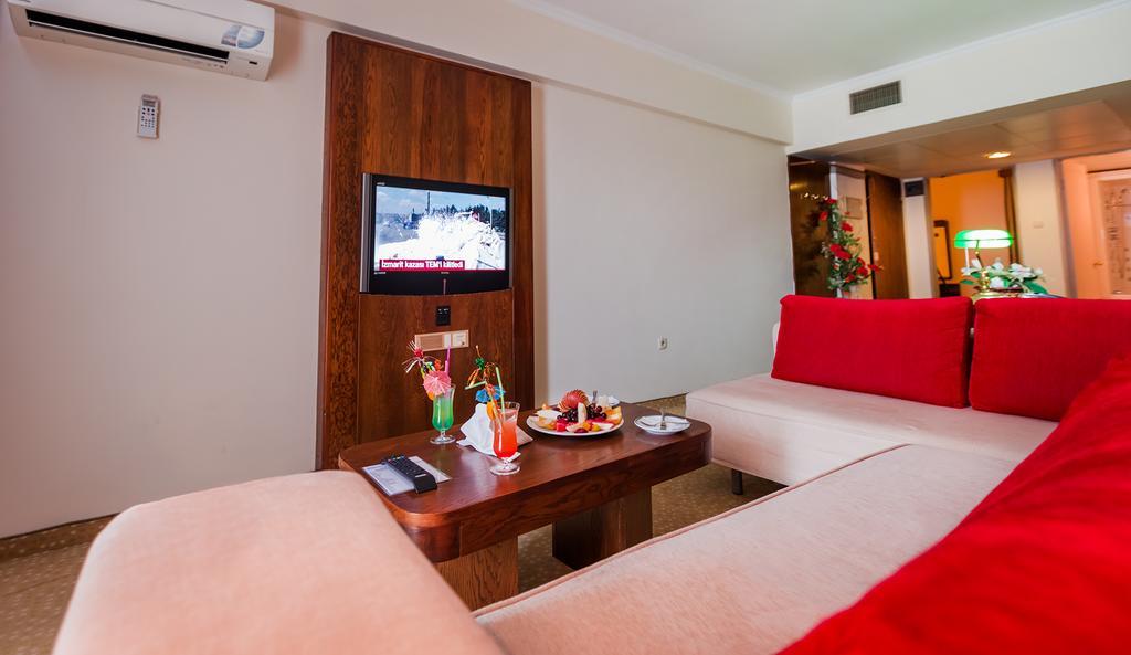 Derici Hotel Кушадаси Номер фото